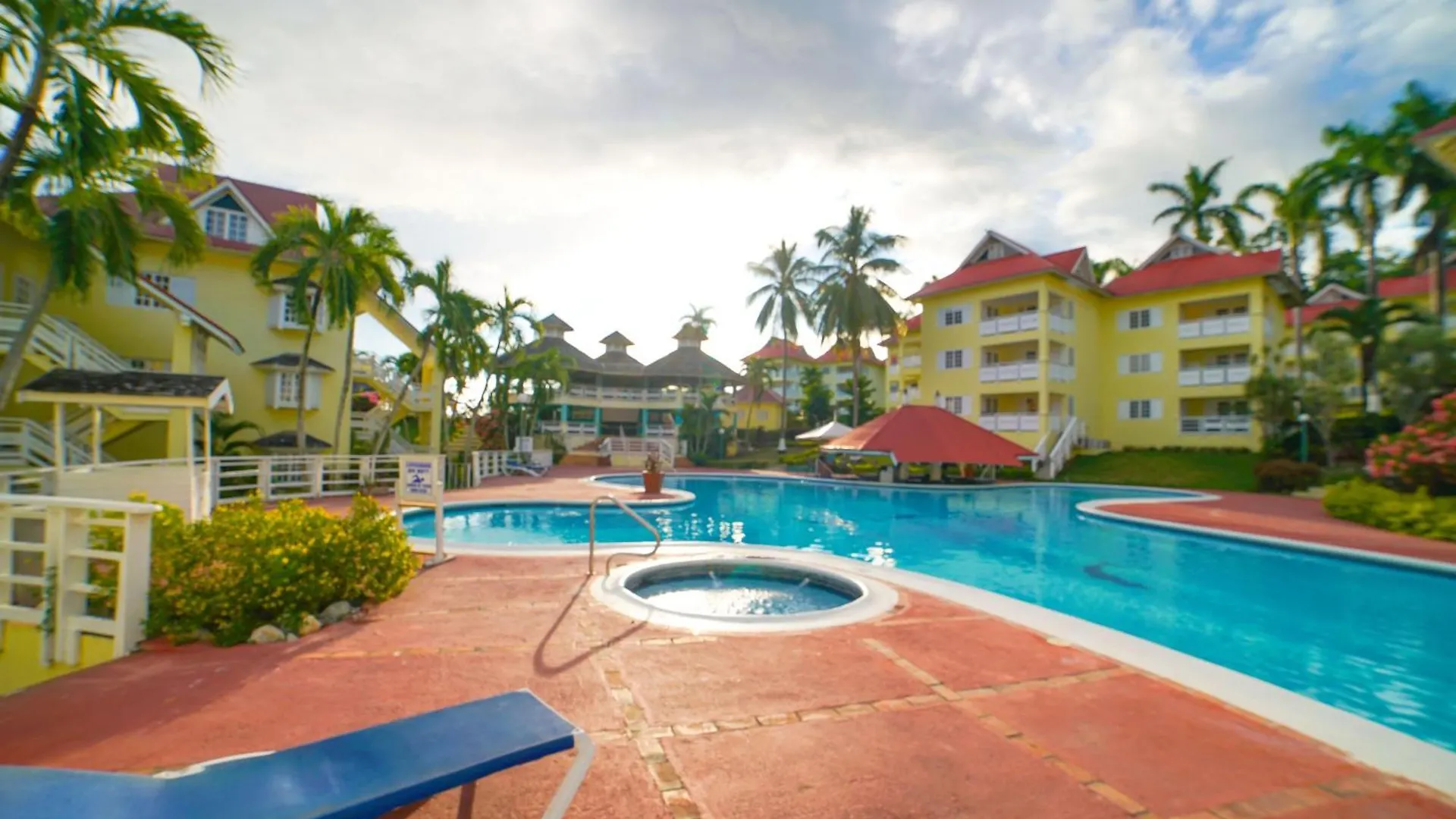 Mystical Studios Double Ocho Rios Giamaica